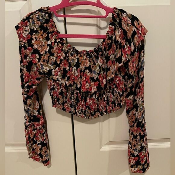 NWT Urban Outfitters “Kimchi Blue” Long Sleeve Floral Crop Top Blouse - Picture 5 of 11